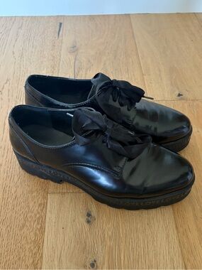 Black Ribbon Lace Platform Oxford - Women size 41